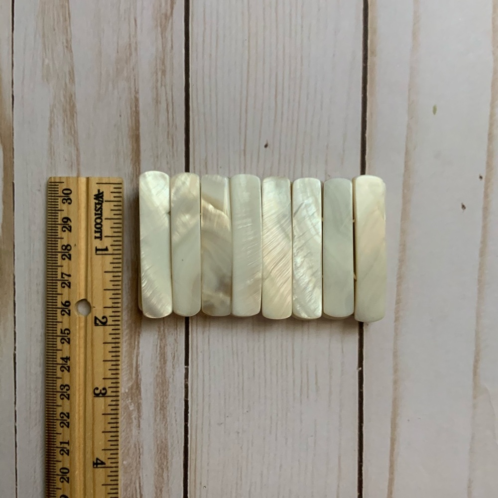White Mother of Pearl Stretch Bracelet